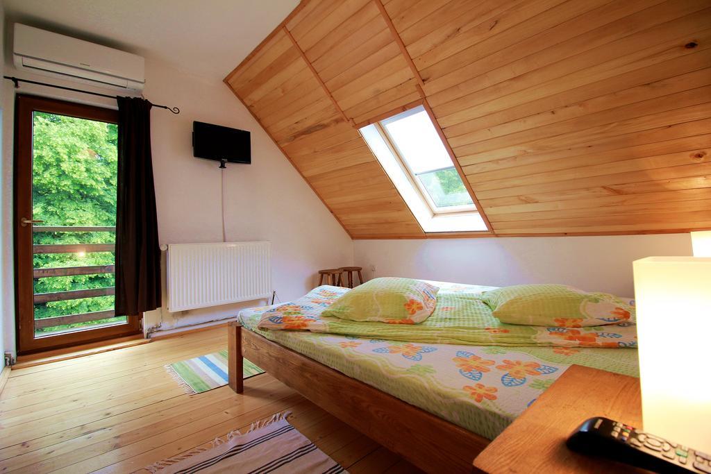 Hôtel Vila Sucu à Poiana Mărului Chambre photo