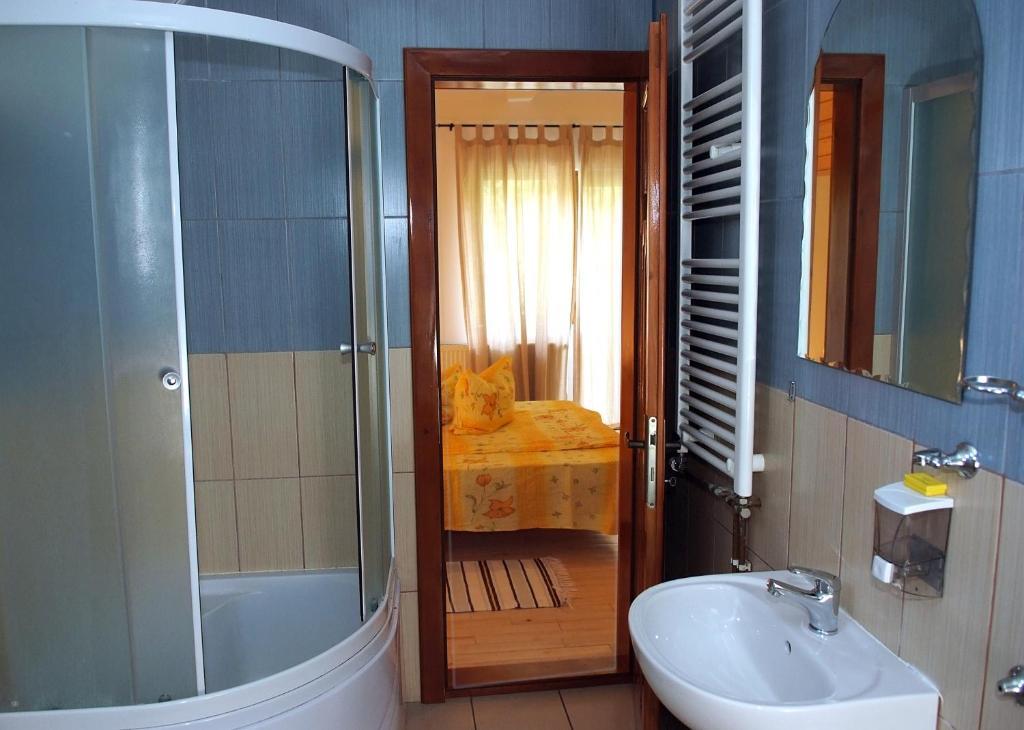 Hôtel Vila Sucu à Poiana Mărului Chambre photo